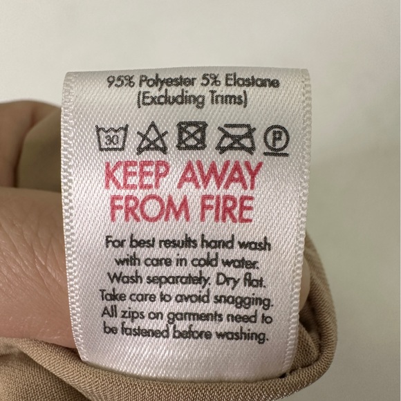 AYM Khaki Tan Stretchy Mini skirt with slit Size Small‎ - Picture 8 of 9